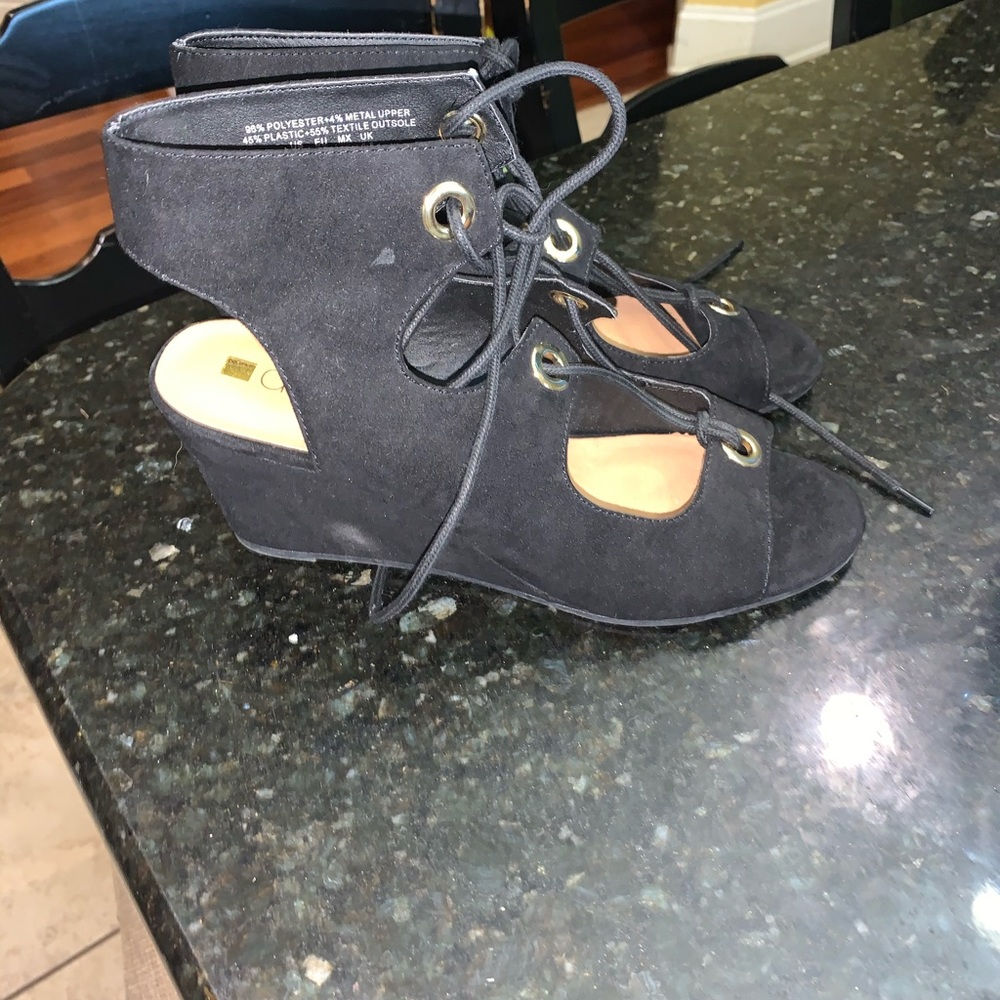Dolcetta wedge shoes tan and black